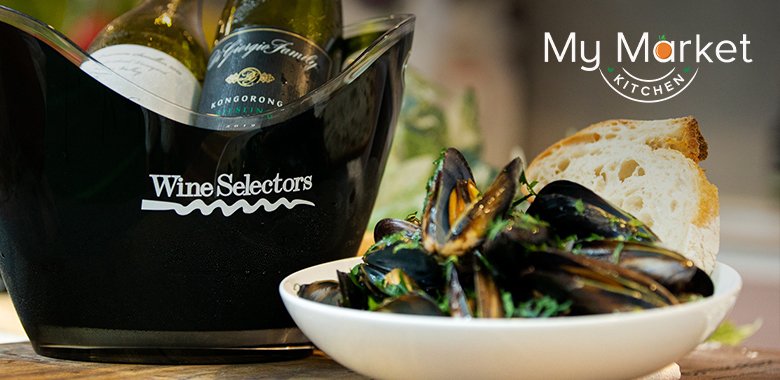 Moules Marinières French Mussels in White Wine Sauce