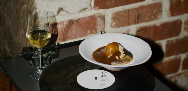 ZOE BIRCH'S MERINGUE, PARSNIP AND APPLE 