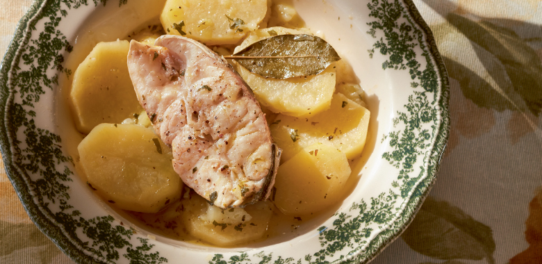 Carolina Doriti's sea bass with potatoes, garlic and olive oil